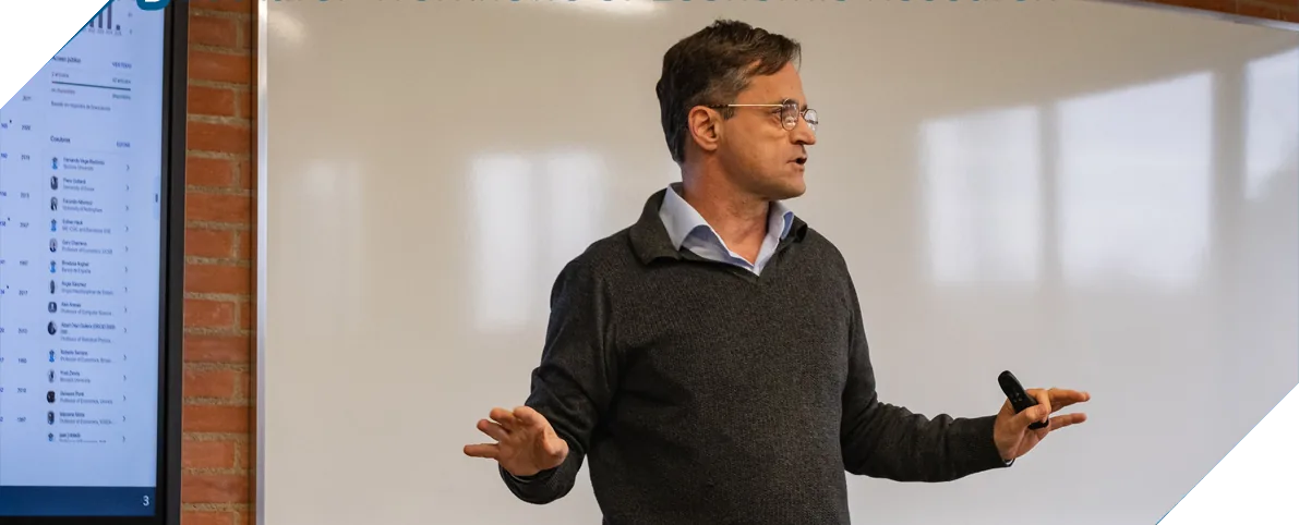 Antonio Cabrales lecturing at BESTEPS